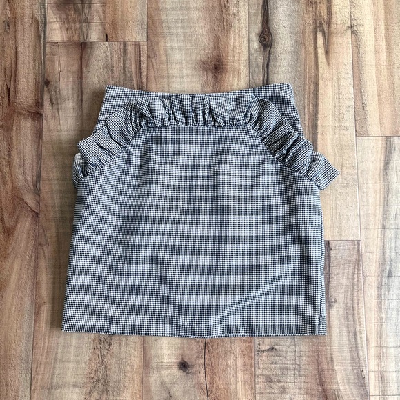 H&M Houndstooth Mini with ruffle pockets. Size 36 - Picture 1 of 2